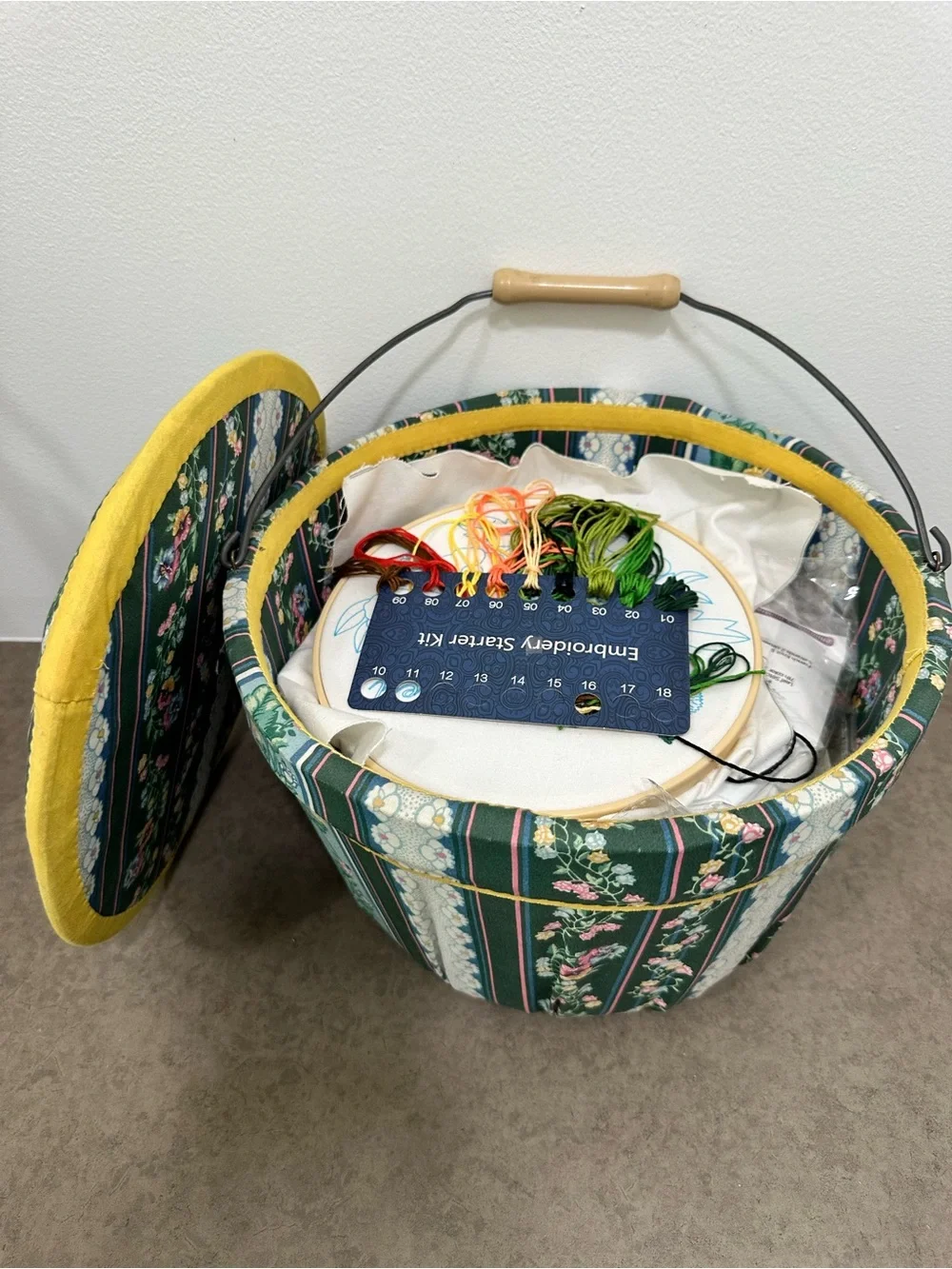 Vintage Floral Striped Fabric Padded Sewing Basket & Supplies Handle Lid 12” dia